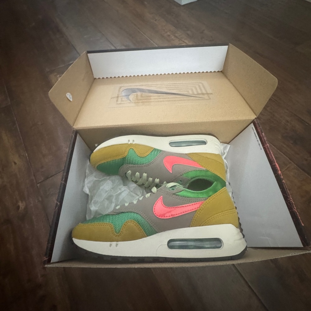 Nike Air Max 1 '86 PRM Green and Black Sneakers
